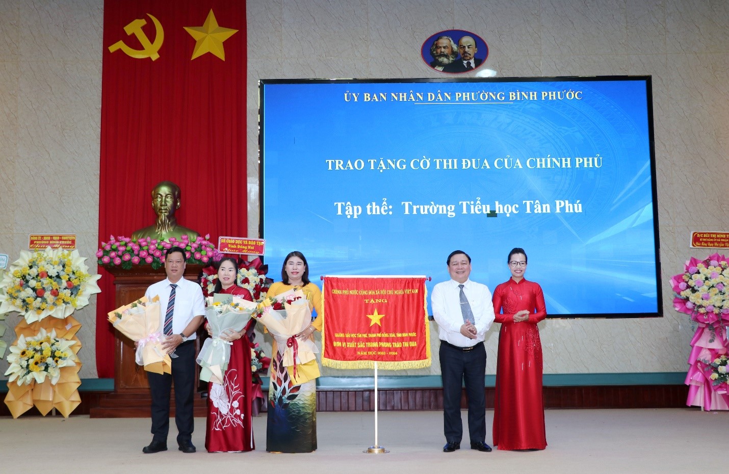 Tuyenduongkhenthuong 1