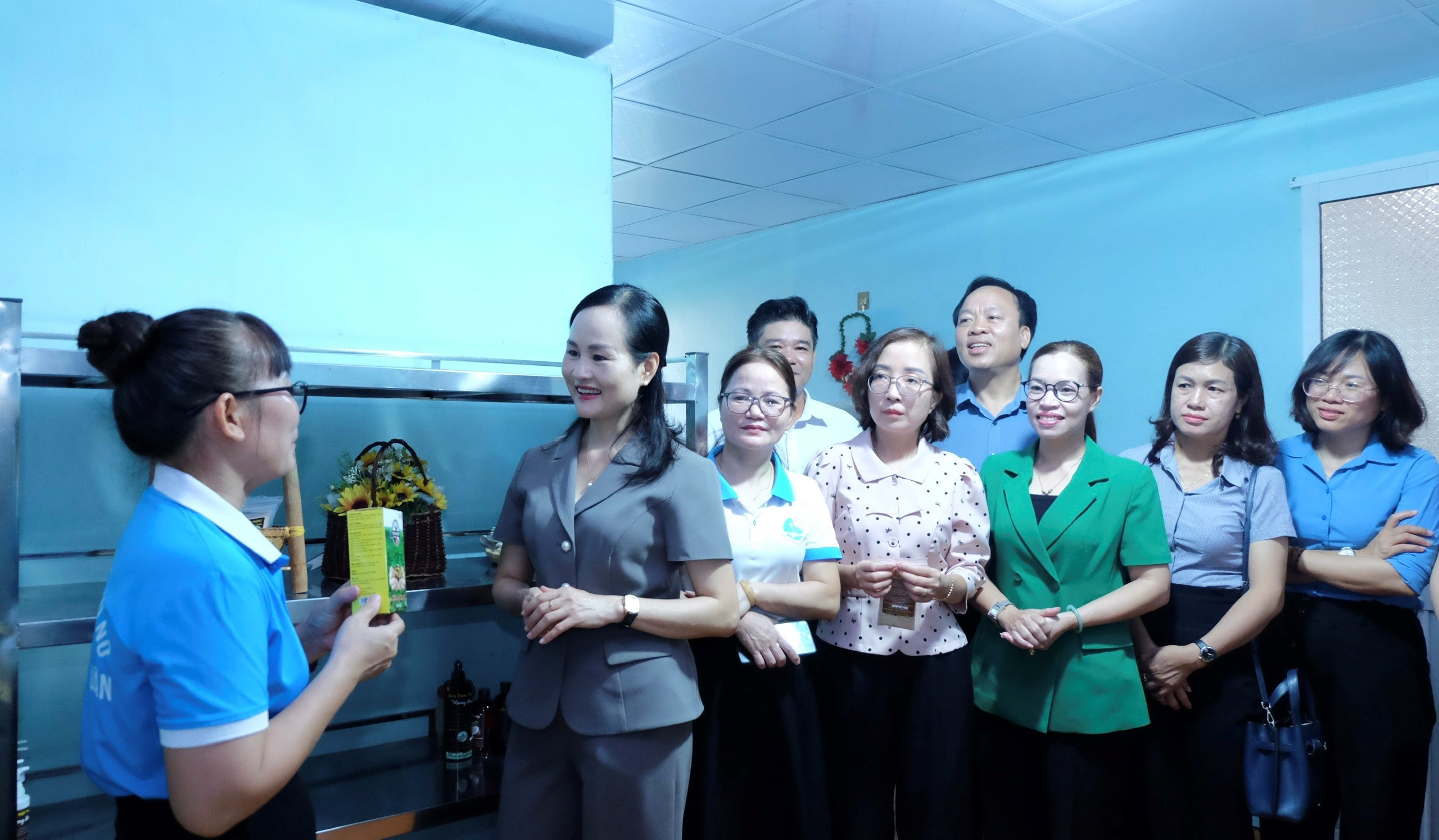 B th ng y phng Bnh Phc Giang Th Phng Hnh thm cc m hnh sn  xut, kinh doanh tiu biu